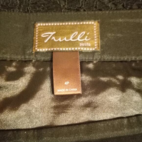 Trulli Black Lace Skirt Womens 4P Petite Satin Lined Semi Sheer Overlay Scallop - Picture 6 of 8